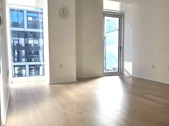 3rd image of 251 Jarvis St #Penthouse 5003