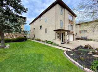 653 N Northwest Hwy APT 1, Park Ridge, IL 60068