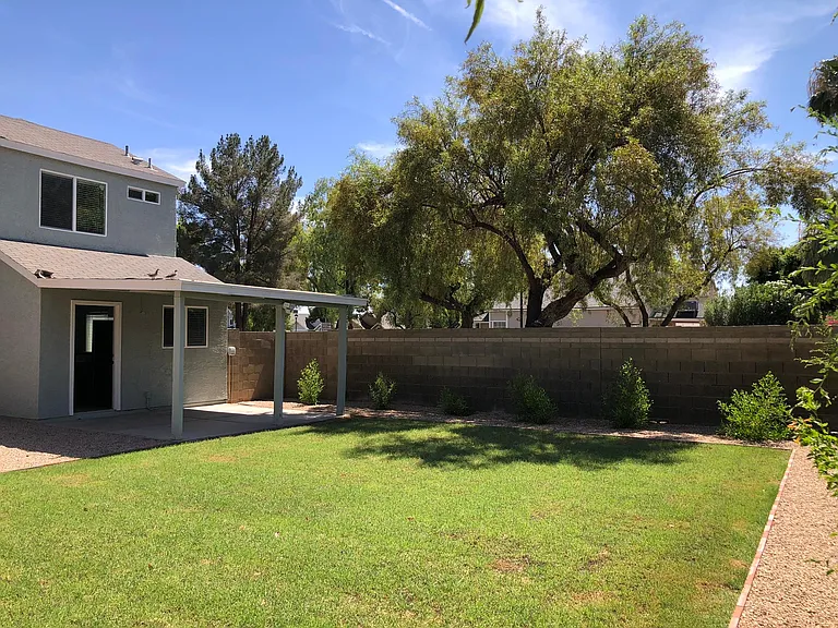 201 S Rush Cir E — Photo 6