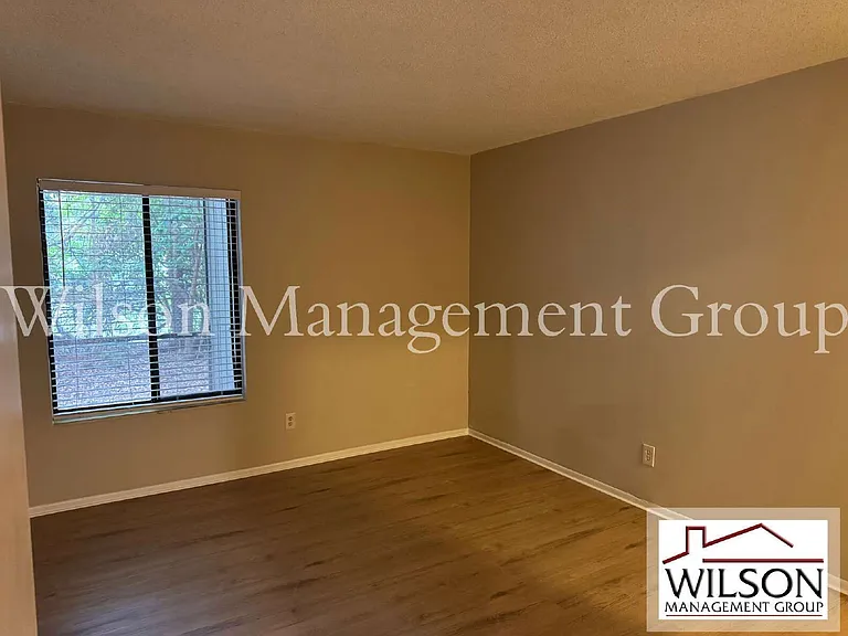 2365 Oak Park Way — Photo 15