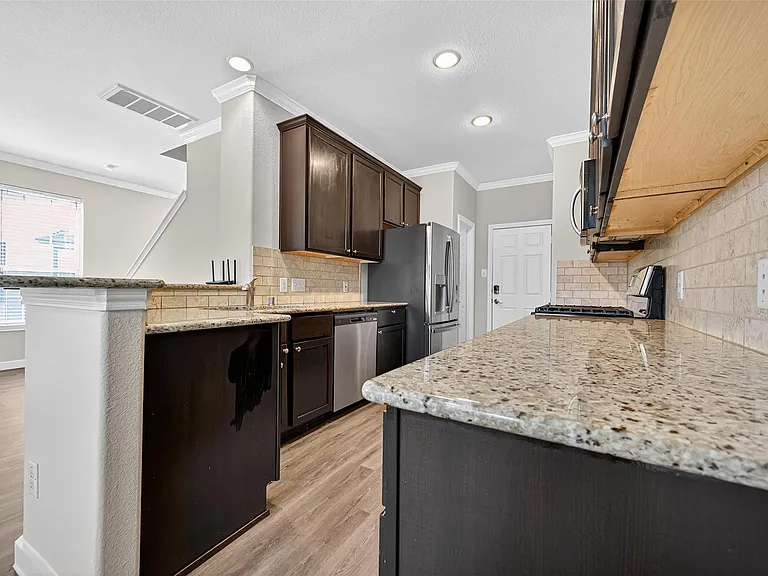 6438 Haywards Crossing South Cir — Photo 14