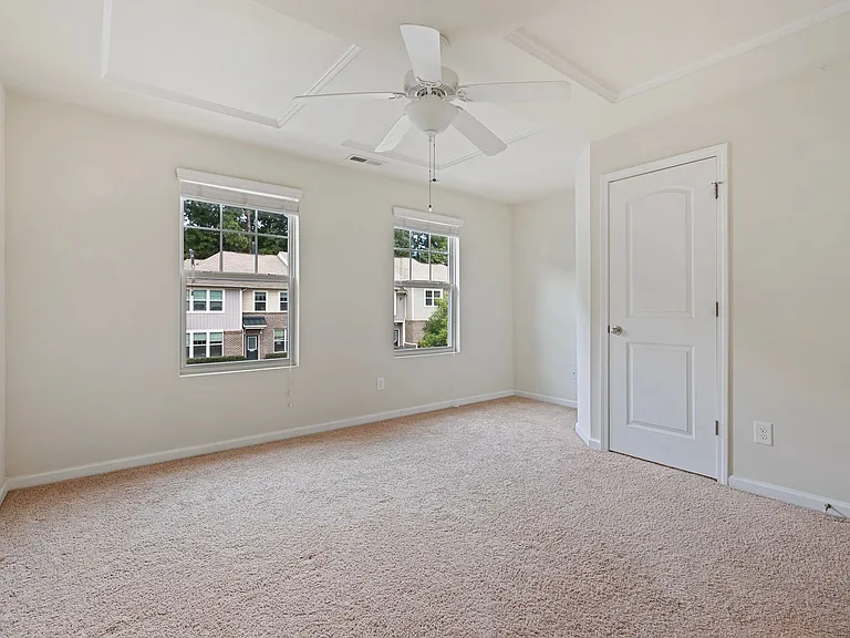23 Pocono Dr — Photo 11