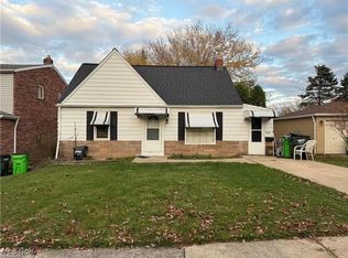 5581 Saxon Dr, Garfield Heights, OH