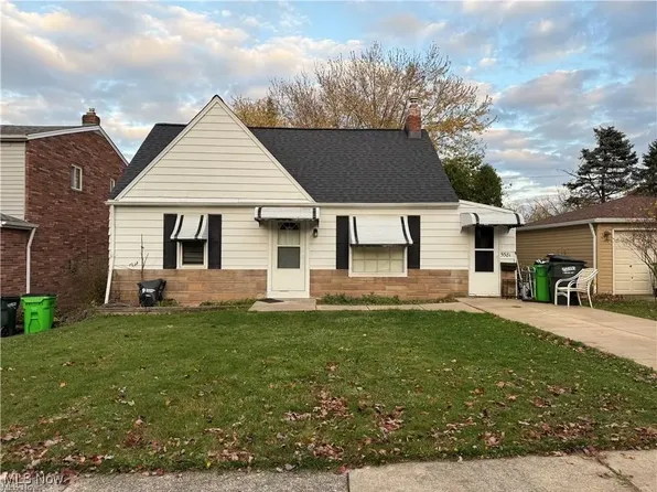 5581 Saxon Dr, Garfield Heights, OH 44125