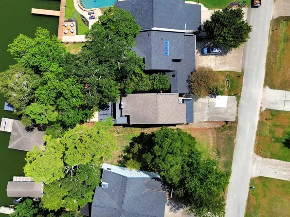 854 Lake View Dr, Montgomery, TX 77356