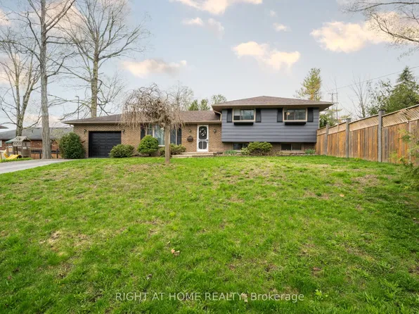 323 Lindan Ave, Selwyn, ON K9L 1K9
