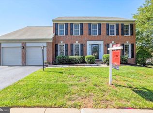 13127 Bradley Farm Dr, Herndon, VA 20171