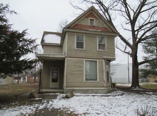 211 E Reynolds St, Tolono, IL 61880