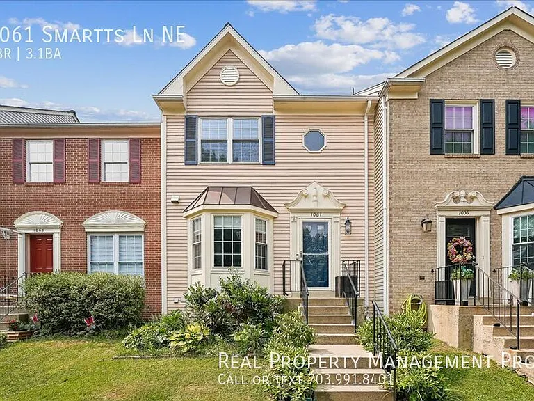 1061 Smartts Ln NE — Photo 1