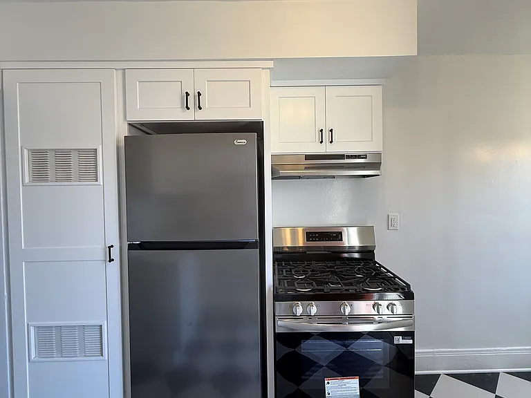 1701 1/2 Hillhurst Ave #1701 — Photo 4