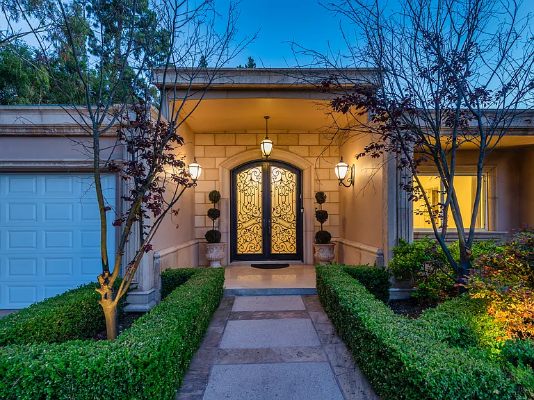 1915 Loma Vista Dr — Photo 24