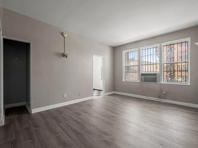 1610 N Normandie Ave — Photo 16