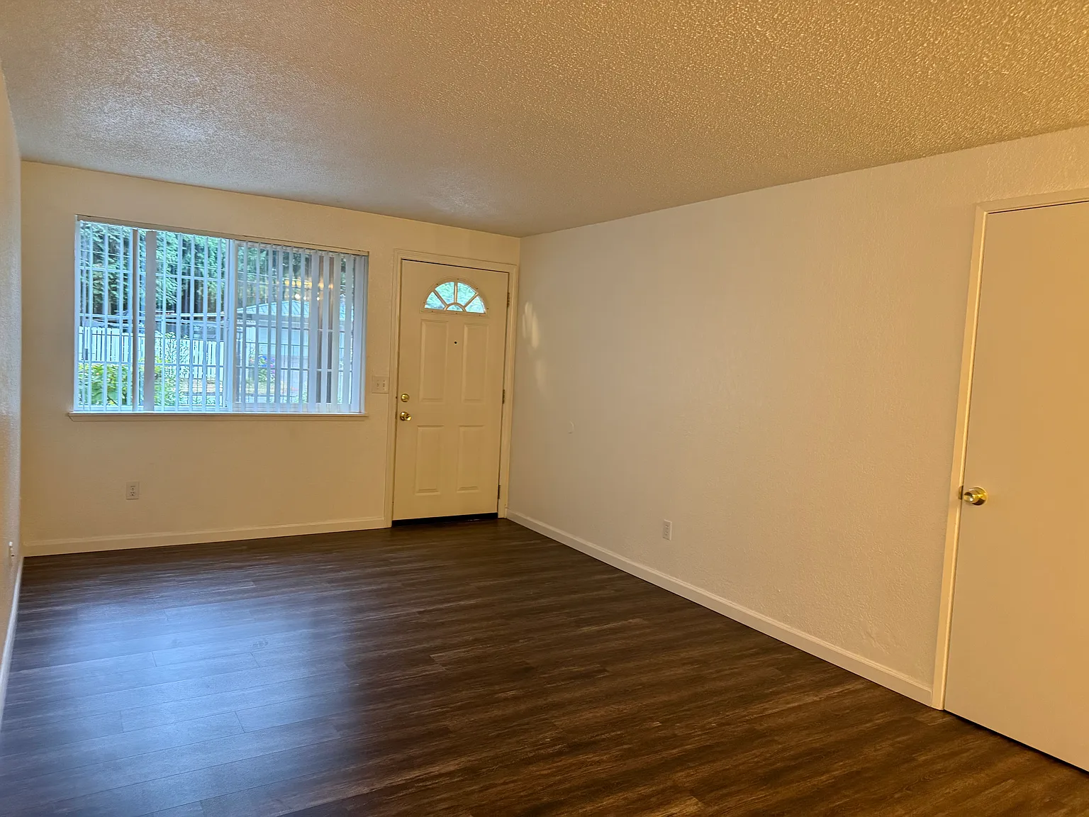 1 bed, 800 sqft, $1,395 — Photo 4