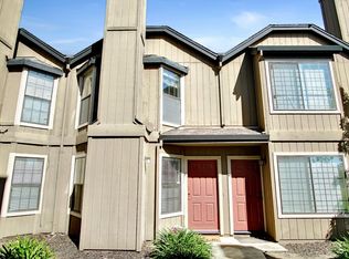 271 Gibson Dr #F-64, Hollister, CA