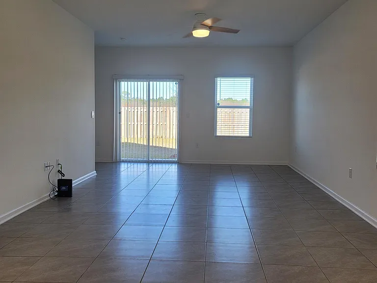 9025 Gifford Dr — Photo 4