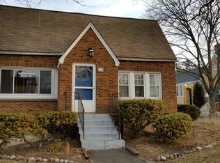 138 E Palatine Rd, Palatine, IL 60067