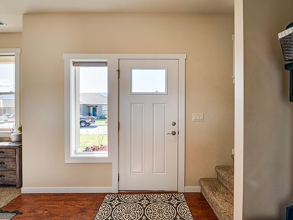 4th image of 2821 N Breckenridge Dr