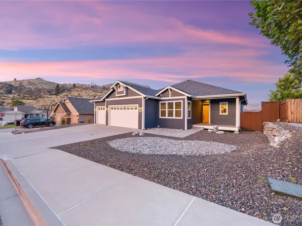 444 Hilltop Place, Chelan, WA 98816