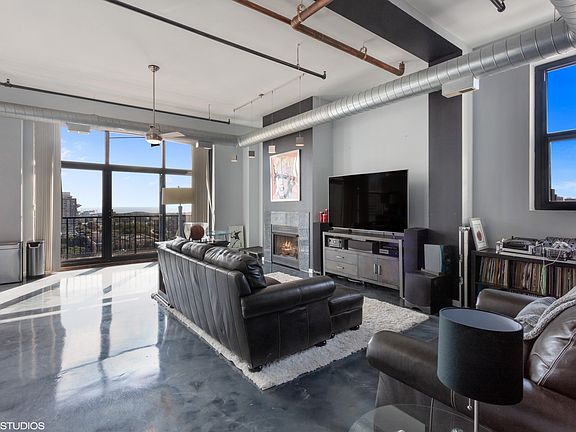 4th image of 1516 S Wabash Ave APT 1001