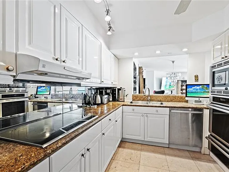 8925 Collins Ave #9J — Photo 12
