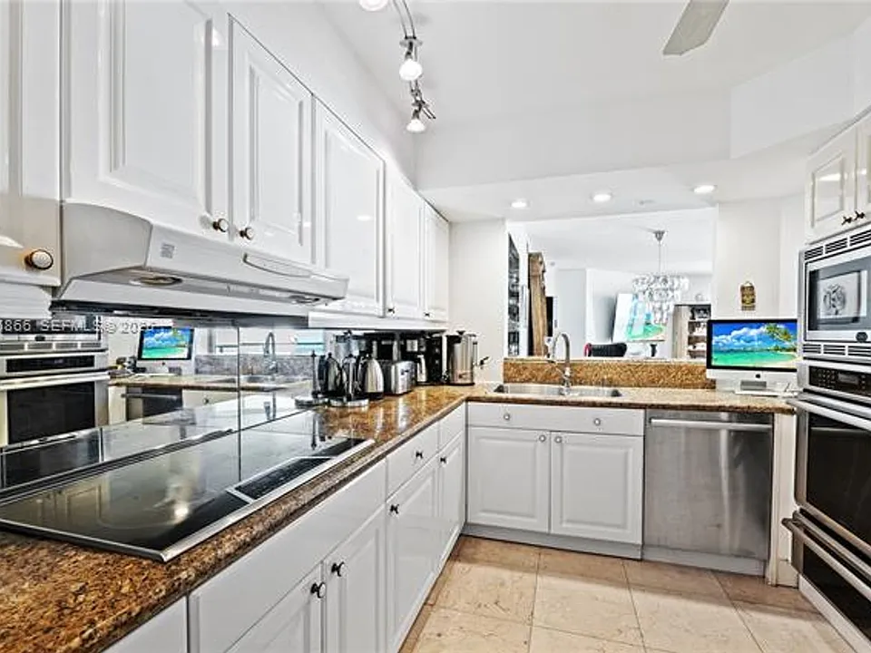 8925 Collins Avenue Cu #9J