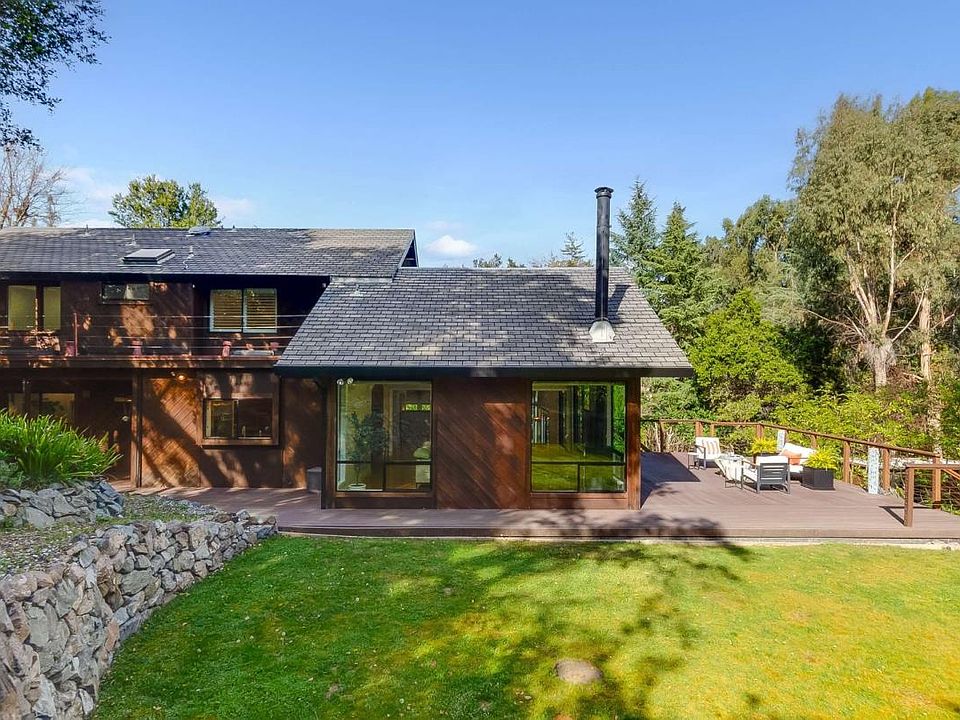 1st image of 5 Ridge View Dr