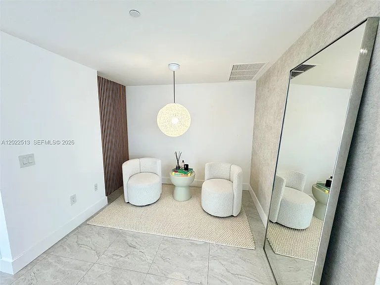 650 NE 32nd St #1901 — Photo 18