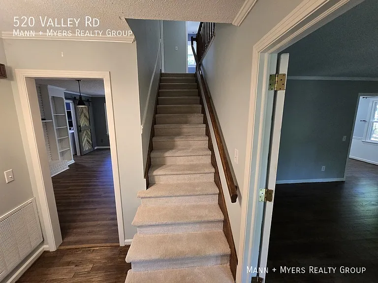 520 Valley Rd — Photo 24