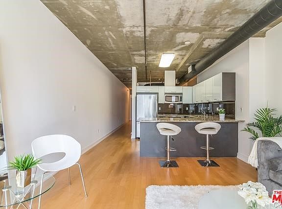 3rd image of 645 W 9th St APT 622
