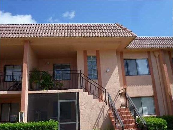 5th image of 231 Lakeview Dr APT 203