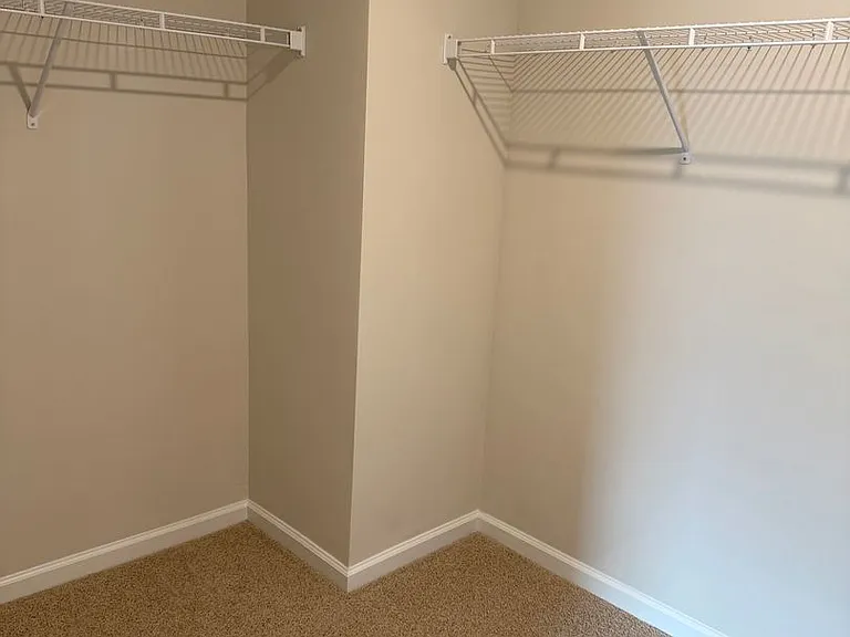 2528 Revolutionary Way — Photo 15