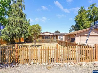 593 W Water St, Stayton, OR