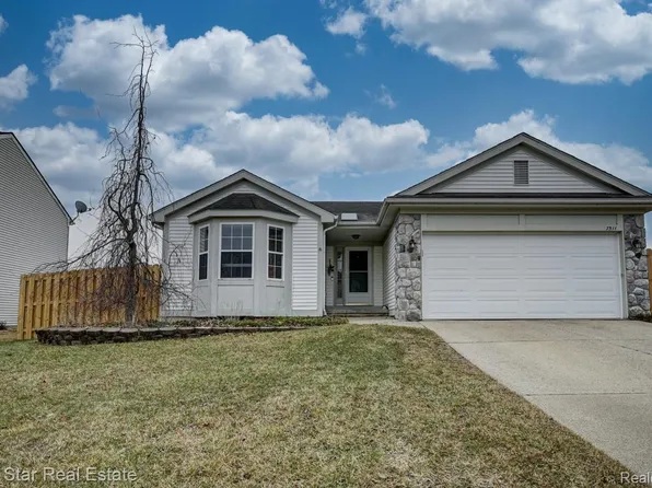 7511 Bermuda Dunes Dr, Ypsilanti, MI 48197