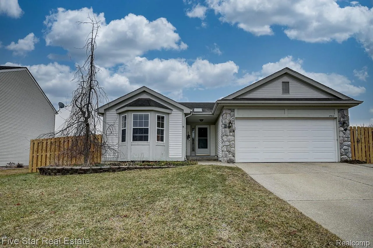 7511 Bermuda Dunes Dr photo 1