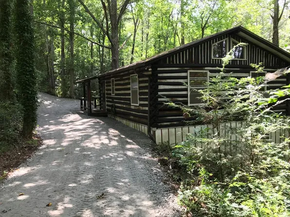 271 Hollyview Cir, Franklin, NC 28734