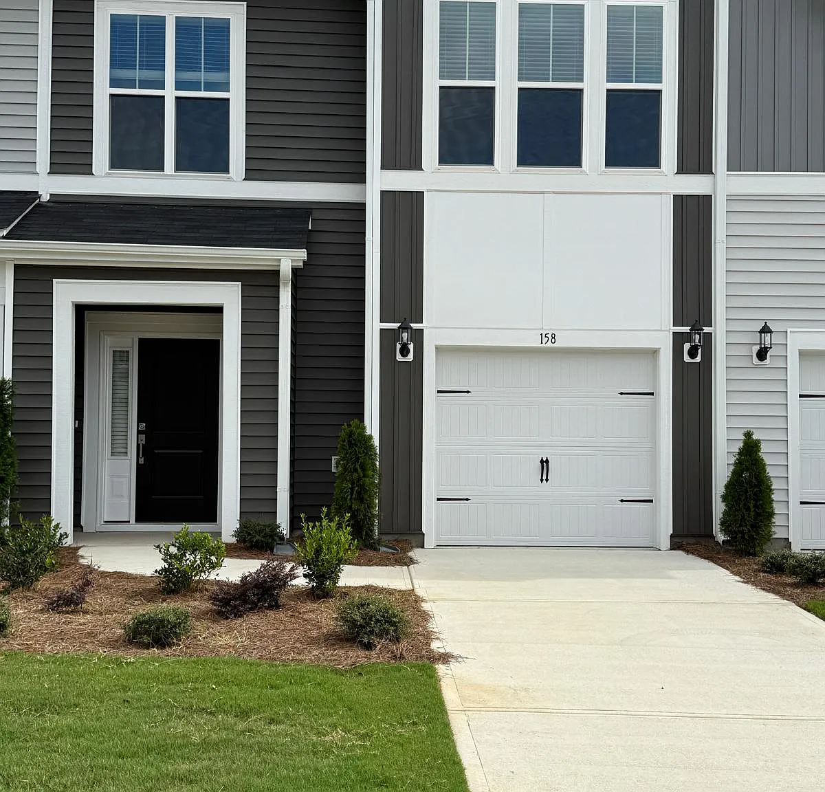 3 bed, 2.5 bath, 1831 sqft, $1,950 — Photo 1
