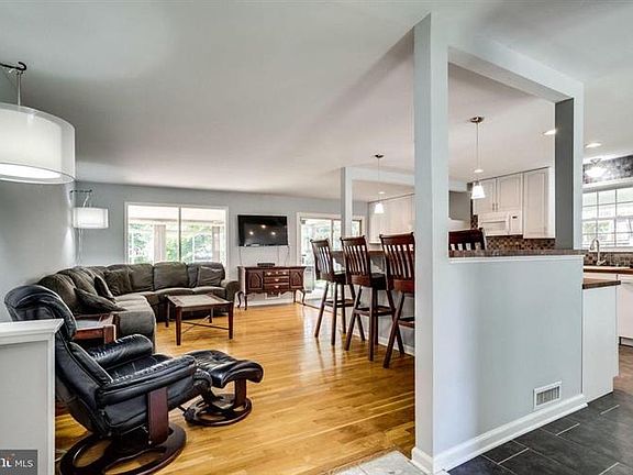 4th image of 7211 Statecrest Dr