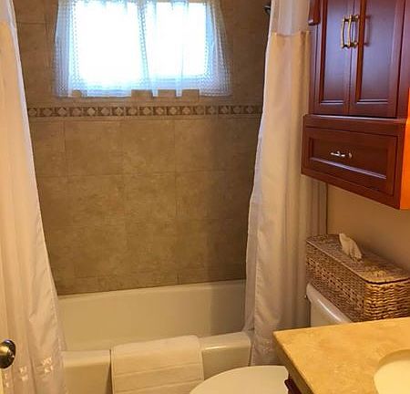 Main bath-decorative tile