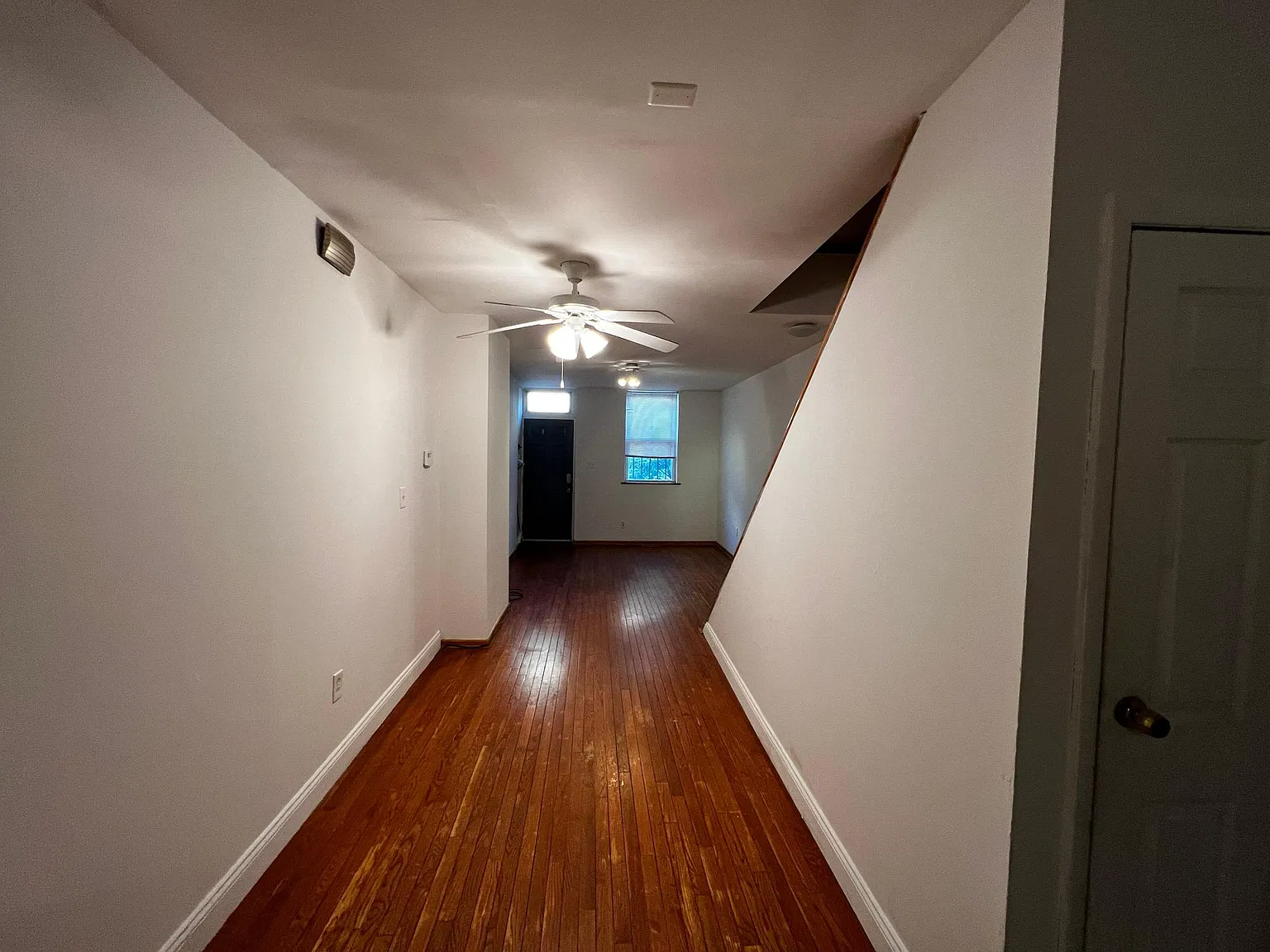 3 bed, 1260 sqft, $2,200 — Photo 4