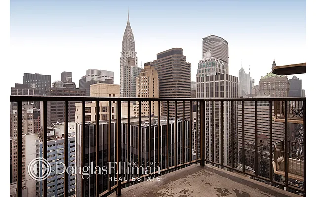 Rented by Douglas Elliman | media 16