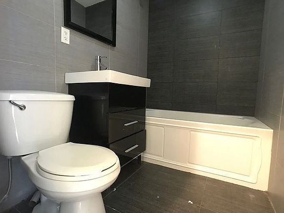 5th image of 17 Melrose St #2V