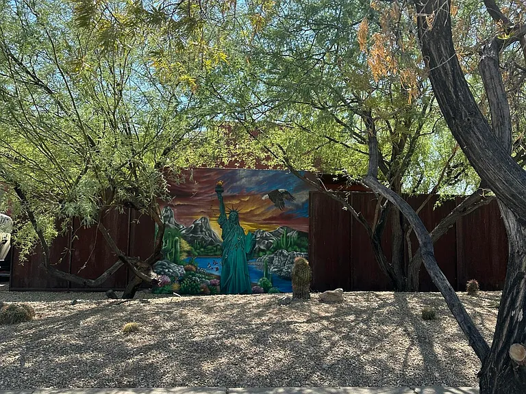 1426 E Sheridan St — Photo 16