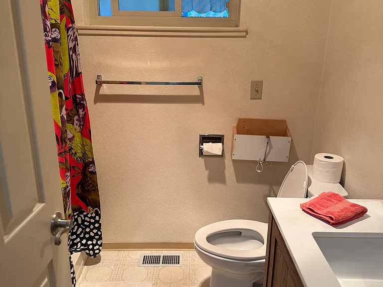 429 Maple Ave — Photo 12
