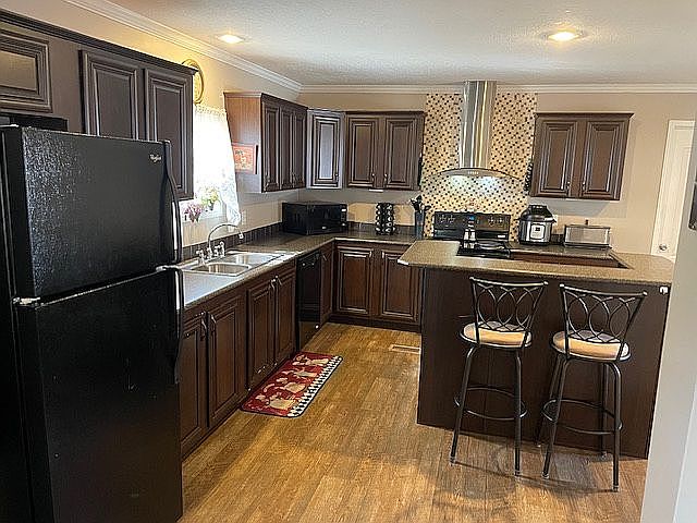 1st image of 106 Castle Dr