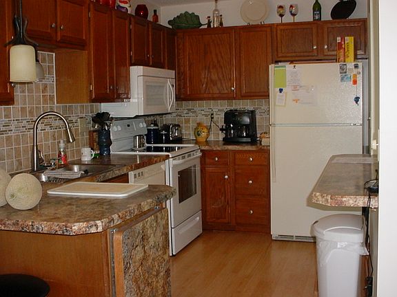 4th image of 2517 Geranium Avenue E