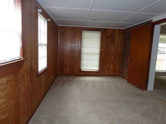 5th image of 215 Leigh Dr