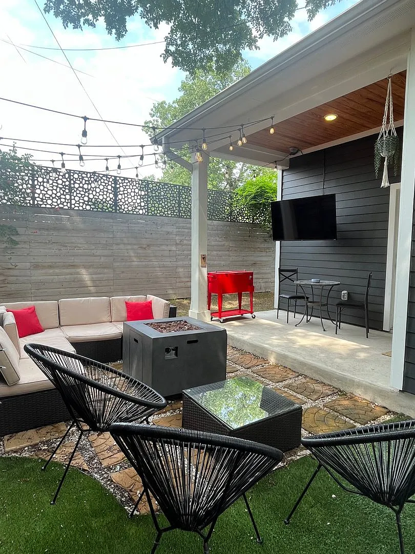 Beautiful 2 bedroom/2.5 bath in the heart of East Austin — Photo 3