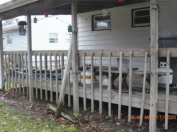 3rd image of 564 S Eagle St