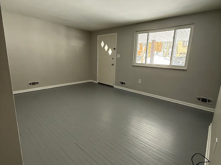 450 Dawes St — Photo 5