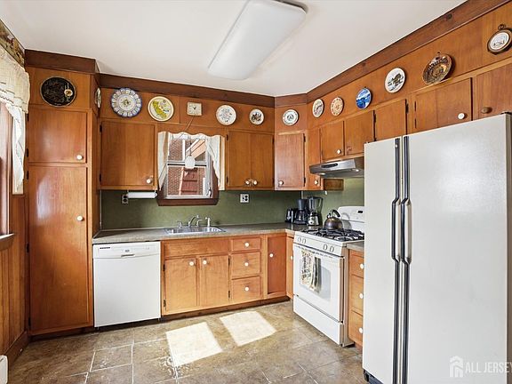 4th image of 4121 Nottingham Way